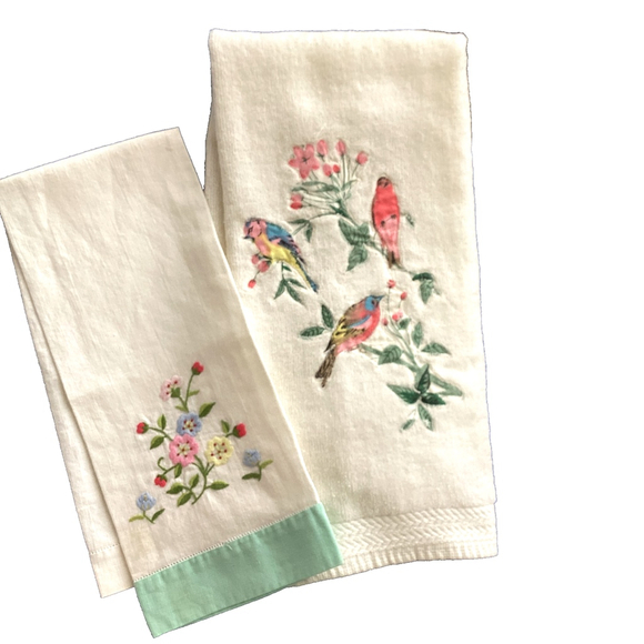 2 Towels - Hand, Kitchen, Tea, Dish Towels - Hand Embroidered Vintage, Appliqued - Picture 1 of 13
